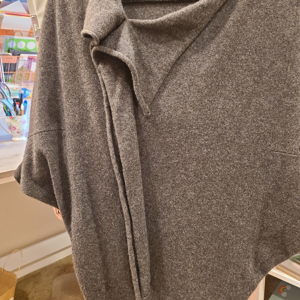 Vince Cashmere Ruffle Batwing Tunic Sweater Grey Small